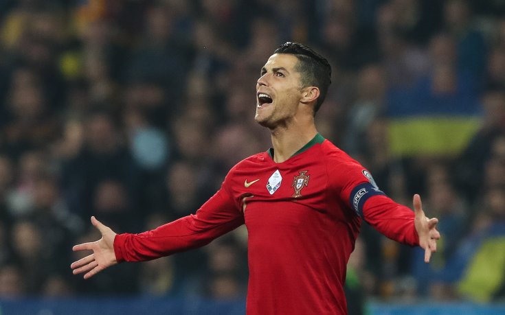 Роналдо вече e CR700