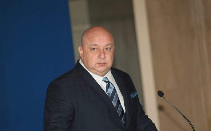 Министерството на спорта подхвана БФС