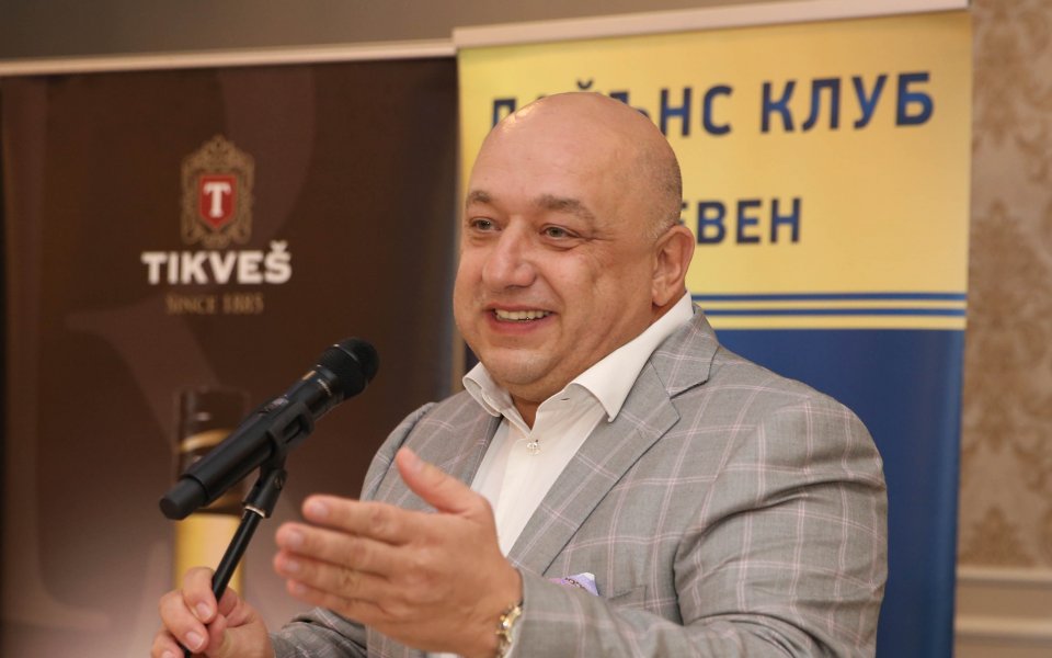 Министърът на младежта и спорта - Красен Кралев се включи