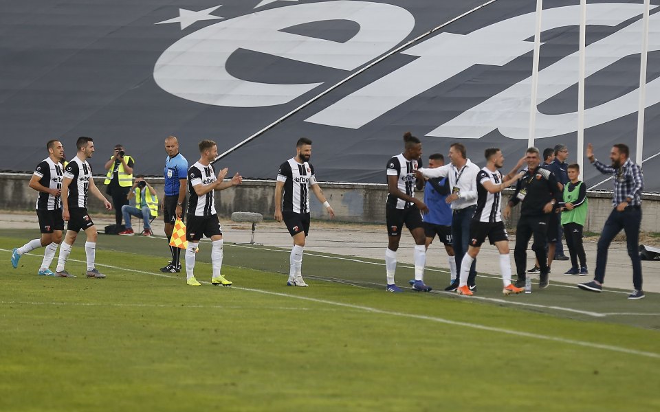 Мъжката игра и ценната победа срещу ЦСКА с 1:0 не