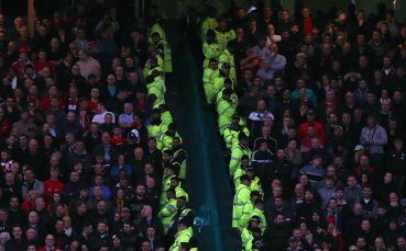 От Манчестър Юнайтед идентифицираха и забраниха на фена който прояви