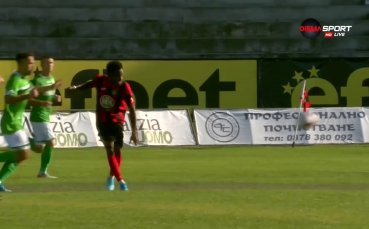 Вижте най интересното от първото полувреме на двубоя от 13 ия кръг