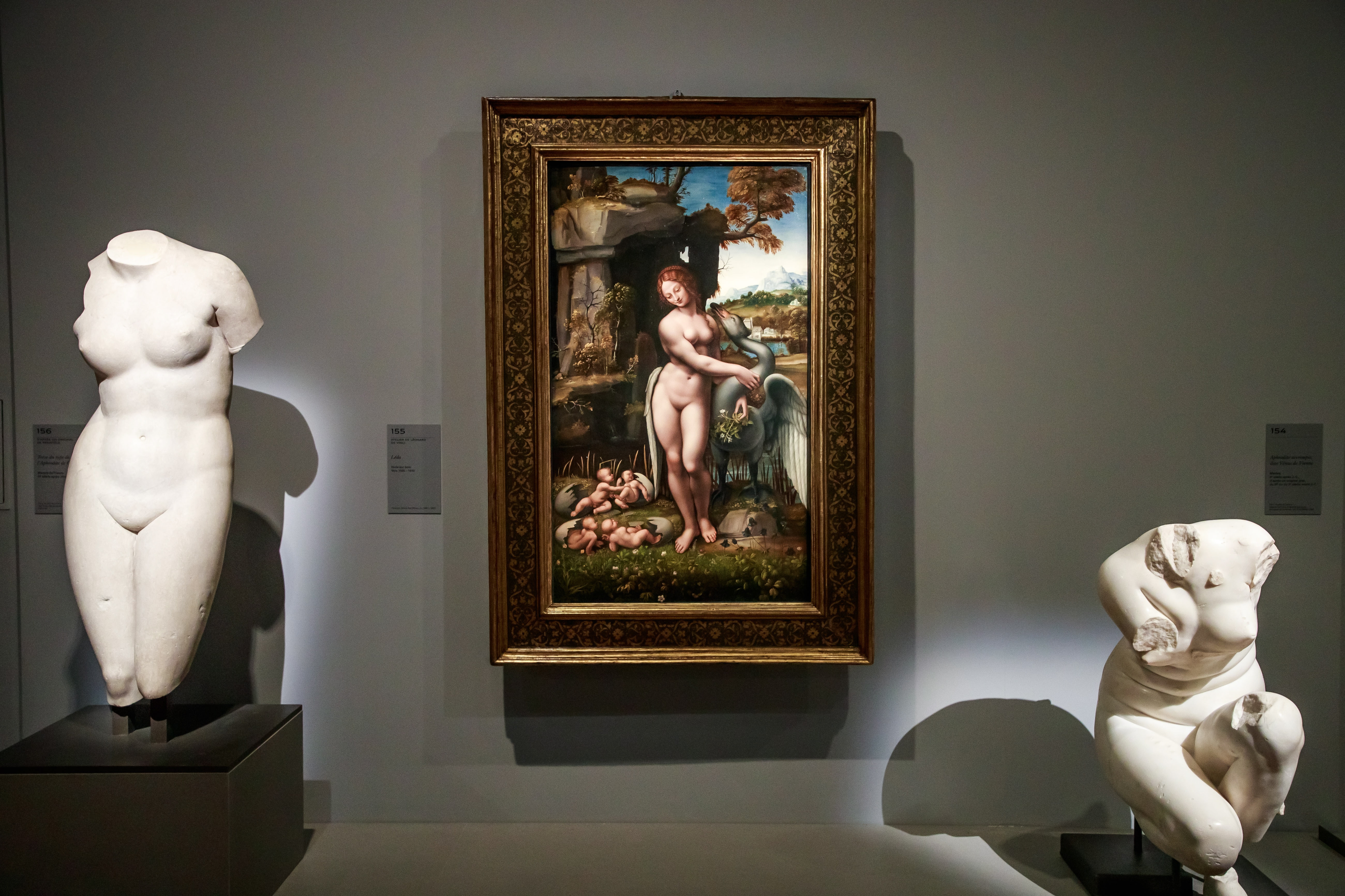 <p>Парижкият Лувър, най-посещаваният музей в света с 10 милиона посетители годишно, откри най-голямата изложба, посвещавана някога на гения на Ренесанса, италианския художник и учен Леонардо да Винчи.</p>