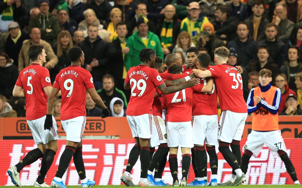 Отборът на Манчестър Юнайтед постигна победа с 3:1 като гост