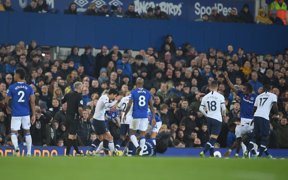 Отборите на Евертън и Тотнъм не успяха да излъчат победител