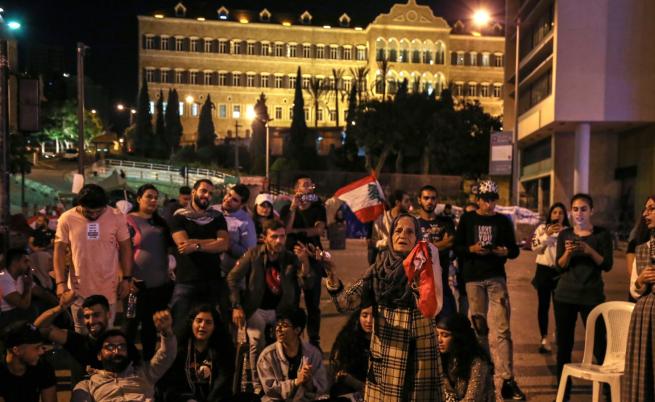 Защо Иран се притеснява от протестите в Ливан и Ирак