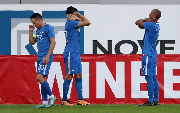 Левски форсира преговорите с двама играчи