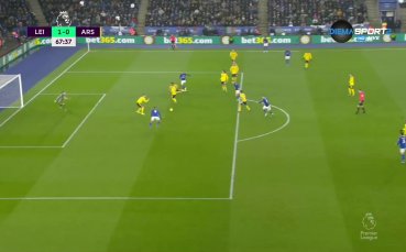 Нападателят на Лестър Джейми Варди откри резултата в мача на