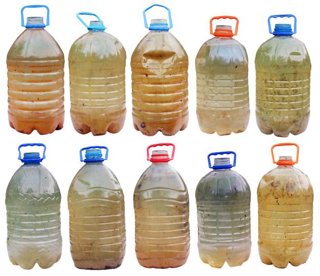 <p><strong>Мръсна пластмаса</strong></p>

<p>Изплакнете използваните пластмасови опаковки преди да ги изхвърлите. Ако няма условия за развитие на микроорганизми, има шанс тези отпадъци да бъдат рециклирани.</p>