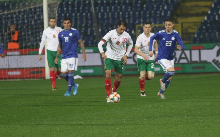 Играч на Нюкасъл вгорчи дебюта на Дерменджиев начело на България