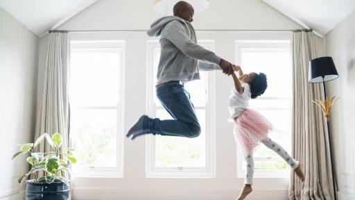  <p><strong>Бащи, танцуващи балет</strong> с дъщерите си, трогнаха света</p> 