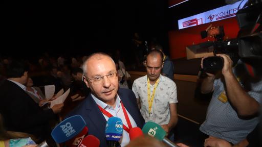  Напрежение в Българска социалистическа партия, Станишев атакува, Добрев отвърна 