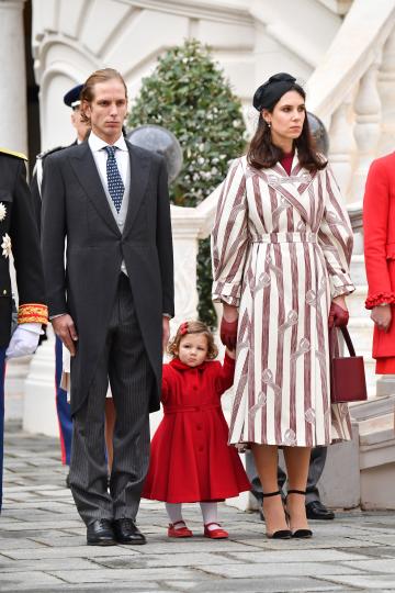 <p><strong>Принц Андреа Казираги</strong></p>

<p>Принцът на Монако явно е наследил холивудския си външен вид от своята баба&nbsp;Грейс Кели. Той и съпругата му Татяна Санто Доминго имат три деца &ndash; най-големия им син Александър, дъщеря им Индия и най-малкото им дете Максимилиан.</p>