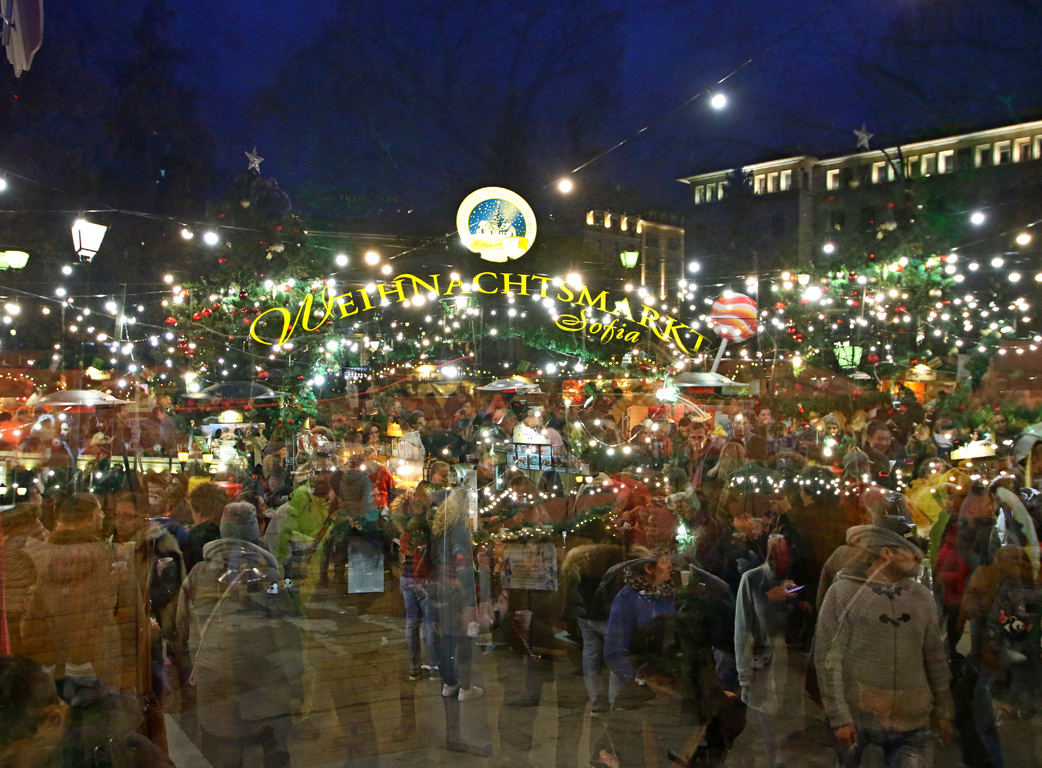 <p>Немски Коледен базар в Градската градина, за поредна девета година посреща софиянци и гостите на Столицата от близо и далеч до 22 декември</p>