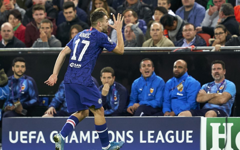 Отборите на Валенсия и Челси играят при резултат 1:2 в