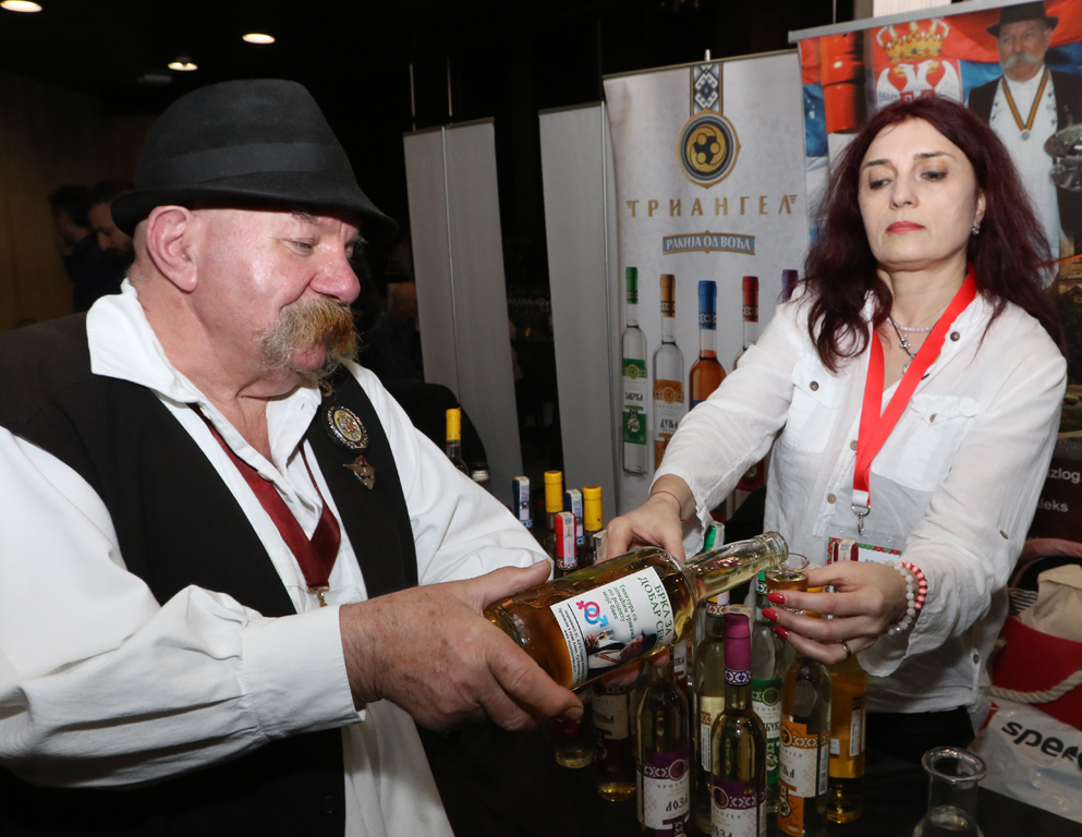 <p>От 29 до 30 ноември в НДК се провежда фестивал на ракията и спиртните напитки, над 250 марки ракии и високоалкохолни напитки от български производители, както и традиционни спиртни напитки от Турция, Гърция, Македония, Сърбия и други държави.</p>