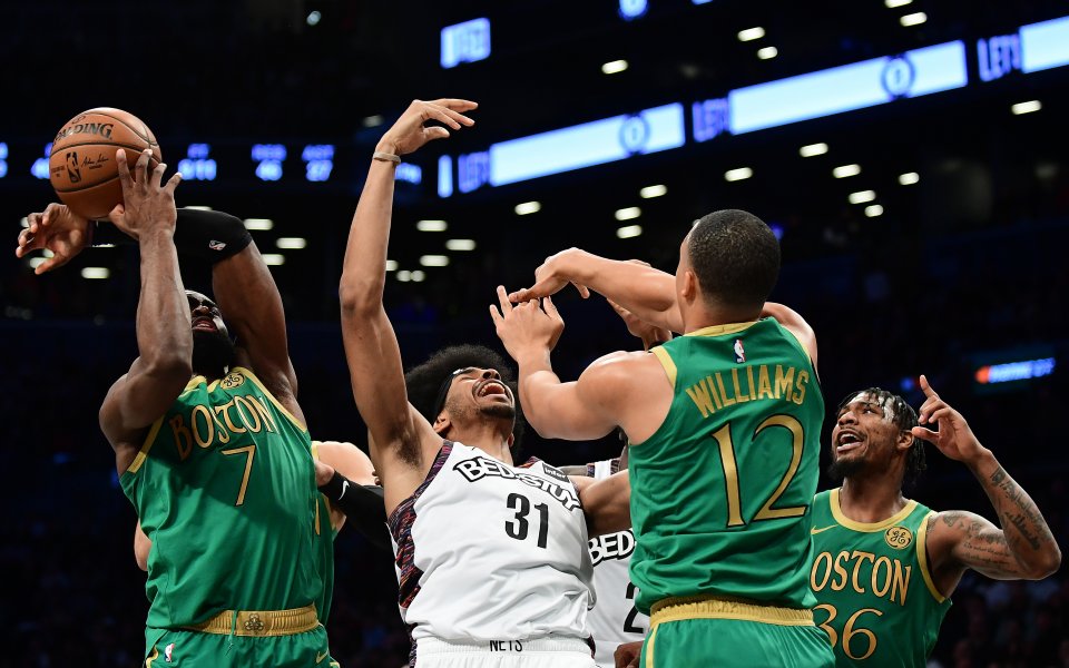 Брууклин Нетс постигна домакинска победа над Бостън Селтикс със 112:107