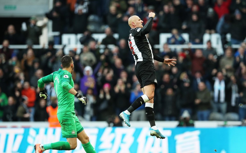 Героят за Нюкасъл Джонджо Шелви сподели, че често бележи подобни