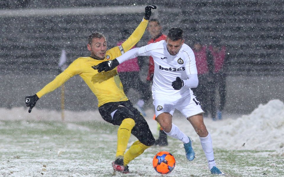 Славия продава защитник в Полша