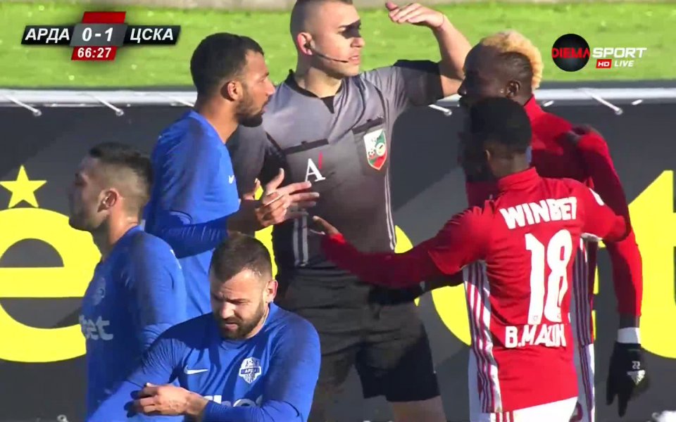 Отборите на Арда и ЦСКА останаха в числено намалени състави,