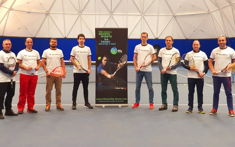 Осем от топ играчите на Интерактив тенис започват тази вечер