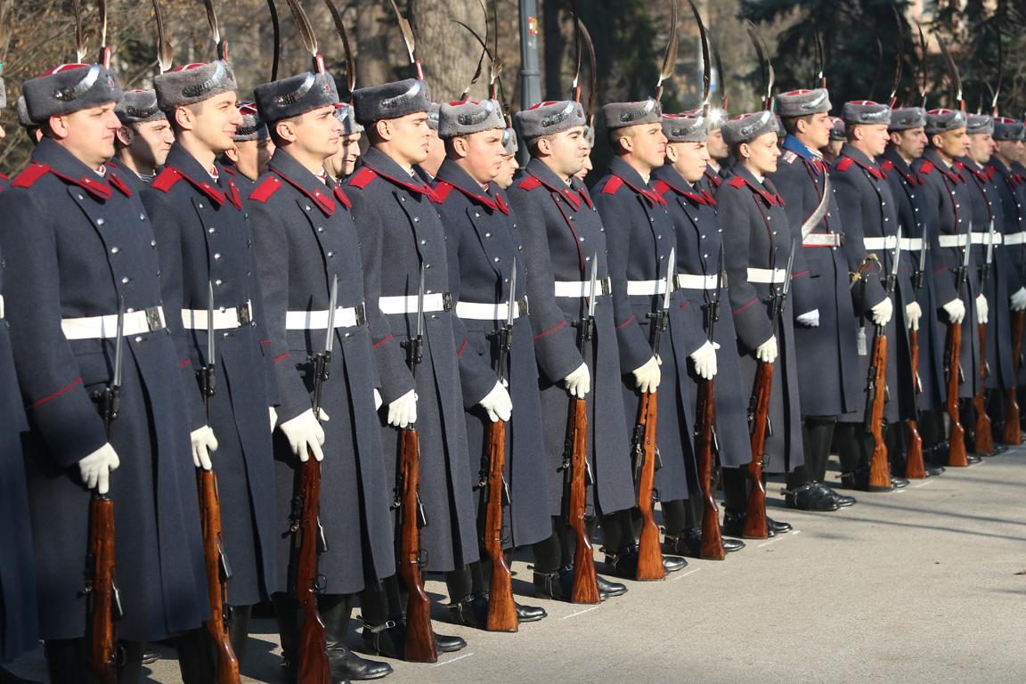 <p>Държавният глава изрази убеденост, че идните поколения винаги ще намират в Капитан Петко войвода пример за родолюбие, достойнство и мъжество.</p>