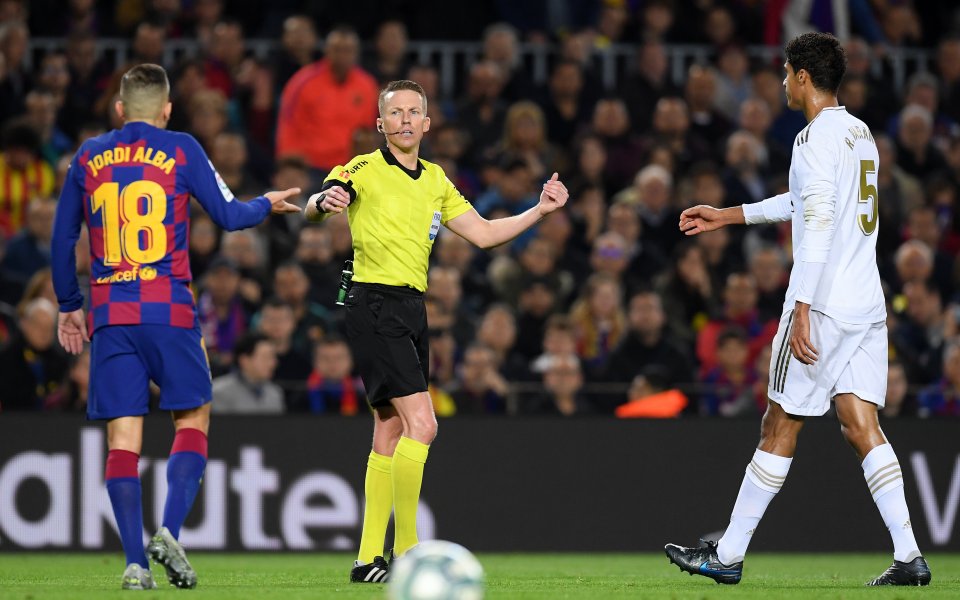 Отборите на Барселона и Реал Мадрид играят при резултат 0:0