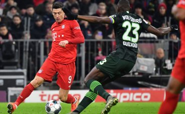 Отборите на Байерн Мюнхен и Волфсбург играят при резултат 1 0 в последна среща
