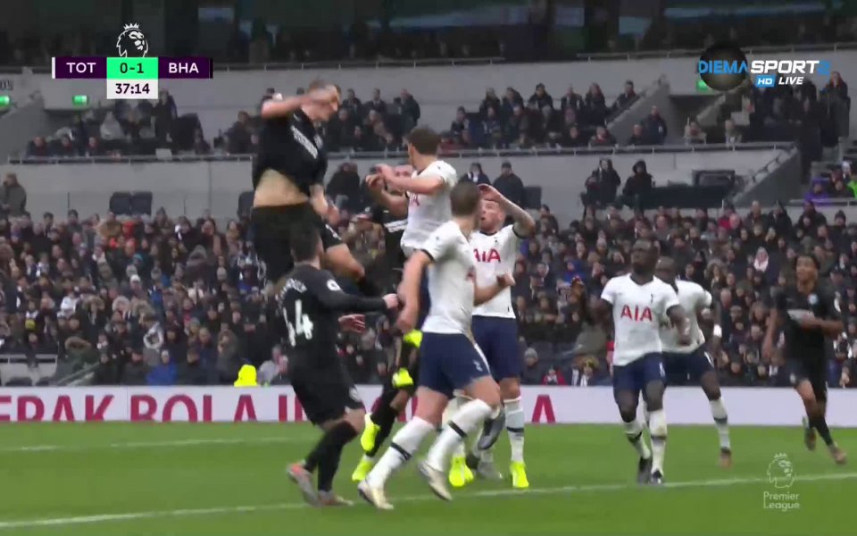 Отборът на Брайтън поведе с 1:0 при гостуването на Тотнъм