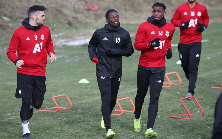 ЦСКА договори първата контрола