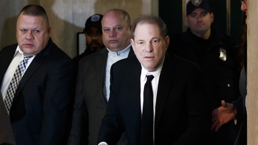  Уайнстийн се яви в съда с проходилка, публично се разгласи за почтен 