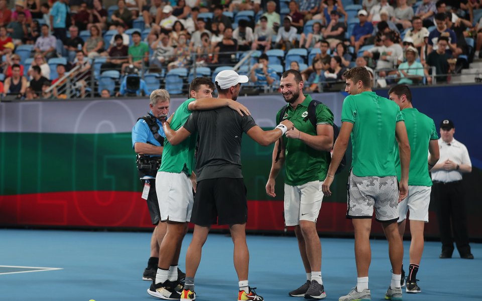 Българската подкрепа към нашите момчета в Австралия не стихва. Освен