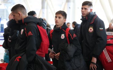 Отборът на ЦСКА пристигна на базата в Анталия по малките часове снощи