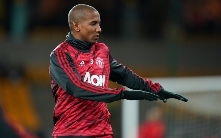 Йънг и Интер си стиснаха ръцете за договор