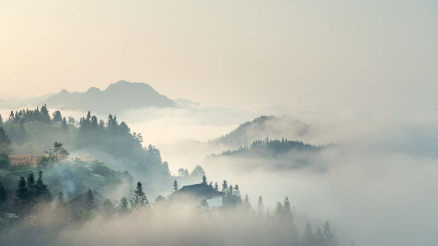 Времето в събота: Мъгли и облаци в равнините, слънце в планините
