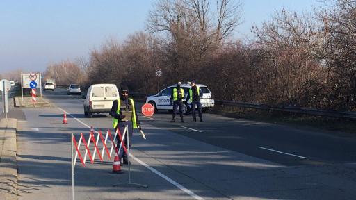  Блокираха входовете и изходите на Бургас 