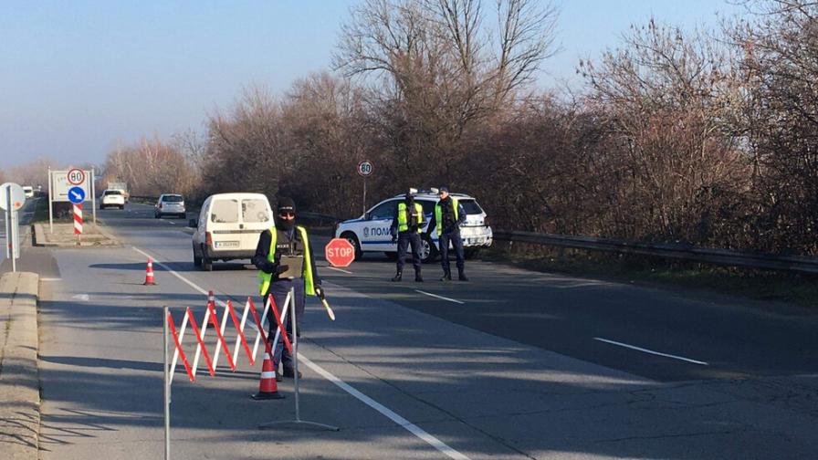 Блокираха изходите на Бургас