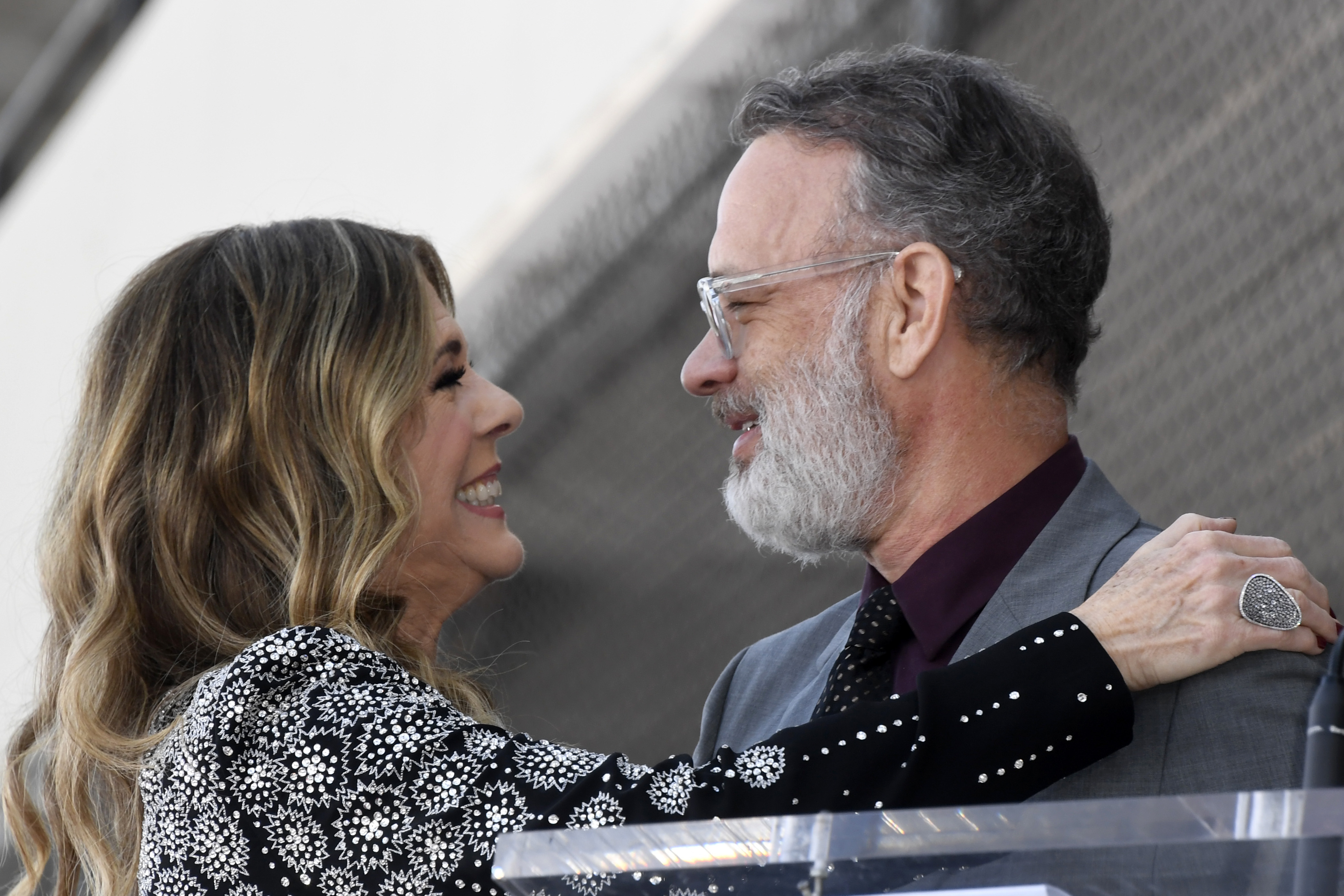 Любовта в Холивуд може да бъде и завинаги. Доказват го Том Ханкс и Рита Уилсън, които са заедно от 32 години.