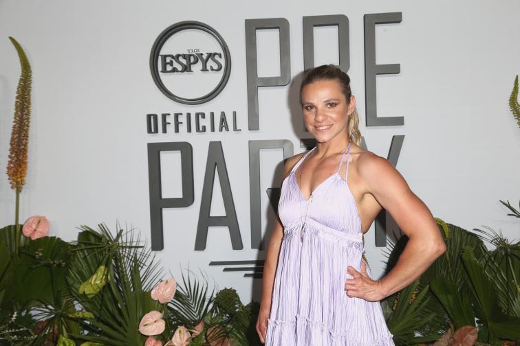  Оксана Мастърс 