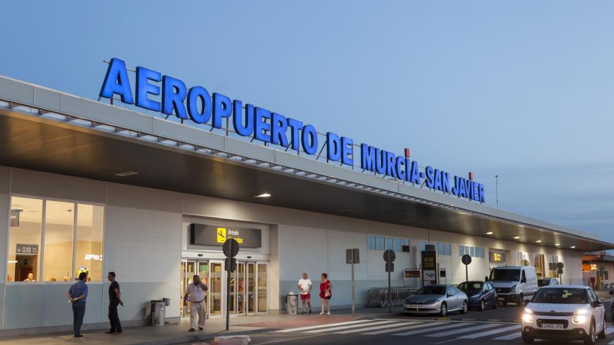  Пожар избухна на огромно летище в Испания 