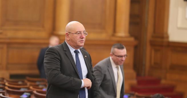 България Емил Димитров Притеснява ме вотът на недоверие Той посочи