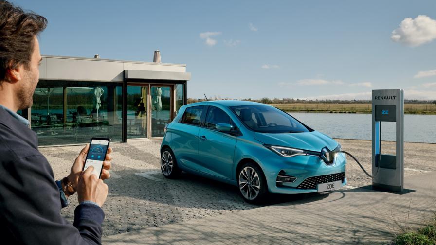През 2019 г. Renault продаде 62 447 електромобила в света, което е съществен скок спрямо продадените 49 300 през 2018 г. Основният дял от тях се пада на Zoe с 48 369 продажби.