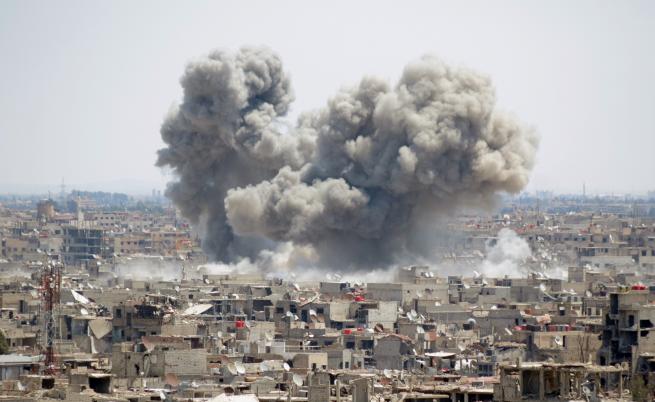Десетки убити при въздушни удари в Идлиб, сред жертвите и деца