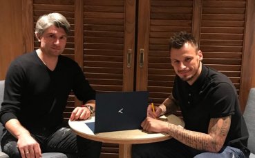Отборът на Левски подписа договор със сръбския вратар Зоран Попович чийто