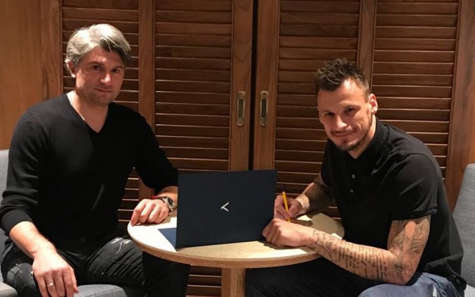 Отборът на Левски подписа договор със сръбския вратар Зоран Попович,