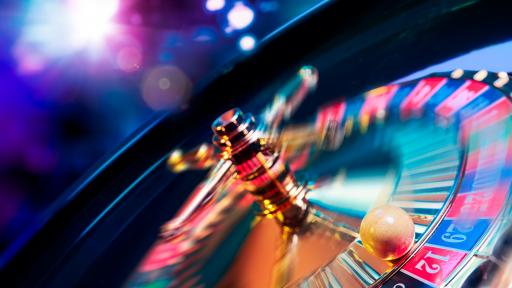  Нове Холдинг заплаши с компенсации за милиарди 