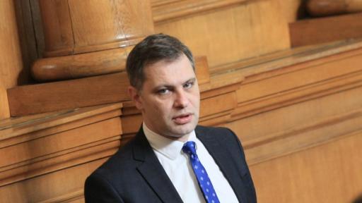  Повече ли работят чиновниците, които не употребяват отмора за цигара 