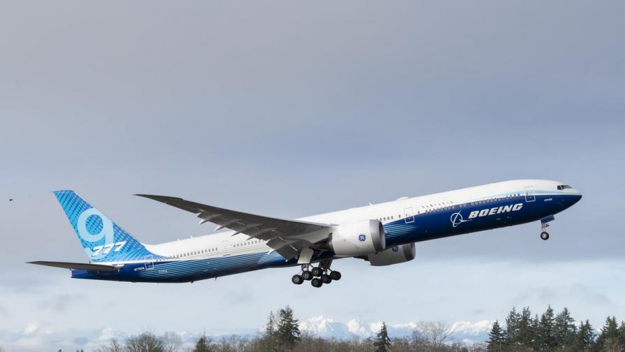  Boeing 777X направи сполучлив първи полет 