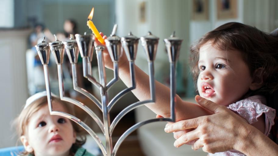 Мъдрите правила, по които еврейските родители възпитават умни деца