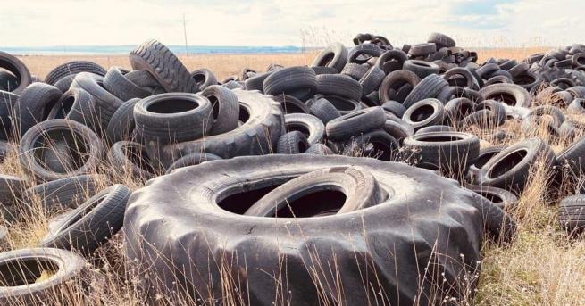 България Незаконно депо за стари гуми заплашва биорезерват в Бургас